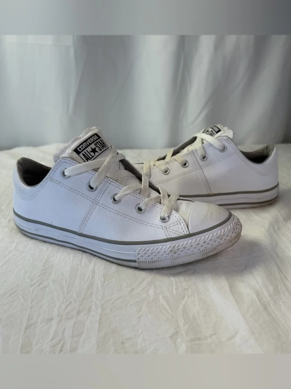 Converse Kids' sz 3 White Leather Low Top Sneakers - Classic All Star